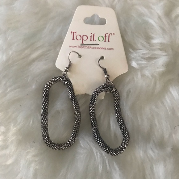 NEVER WORN - Jewelry Set - Picture 3 of 4